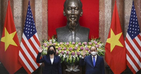 贺锦丽到访批中国 越南坚持外交自主